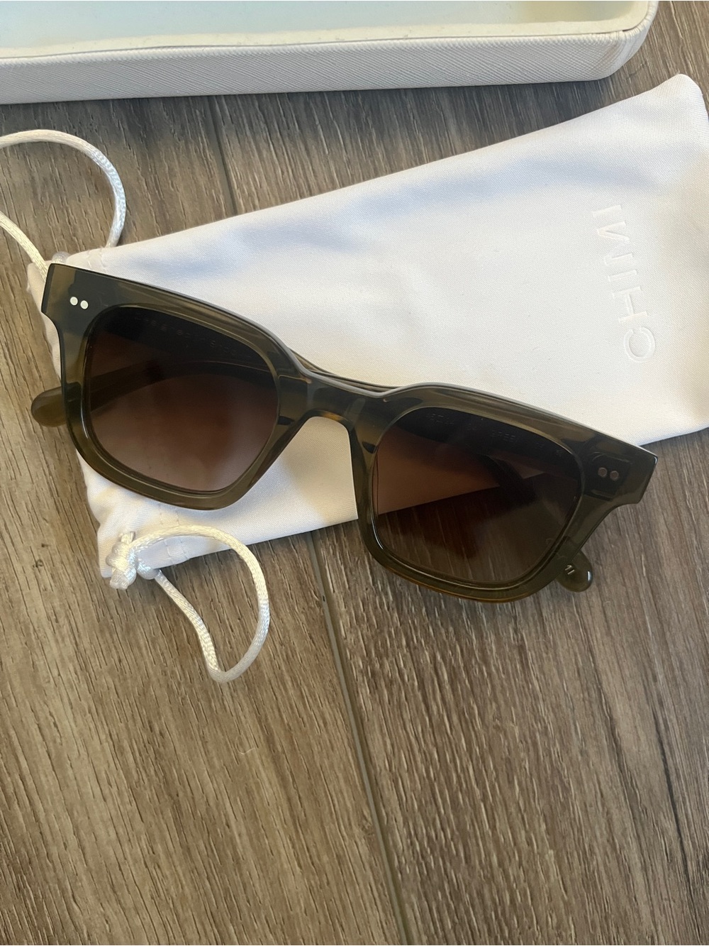 Chimi 04 Gorgeous Green Sunglasses